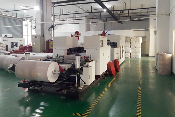 彩匯包裝-生產(chǎn)車(chē)間