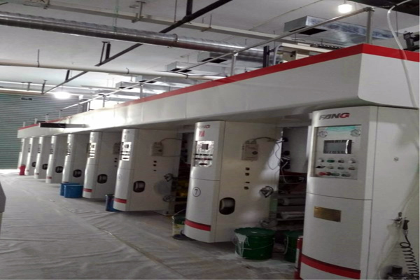 彩匯包裝-生產(chǎn)車(chē)間