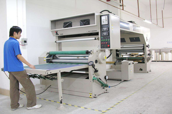 彩匯包裝-生產(chǎn)車(chē)間